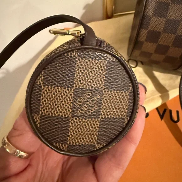 LV Damier Ebene Pochette Authentic - Picture 6 of 10